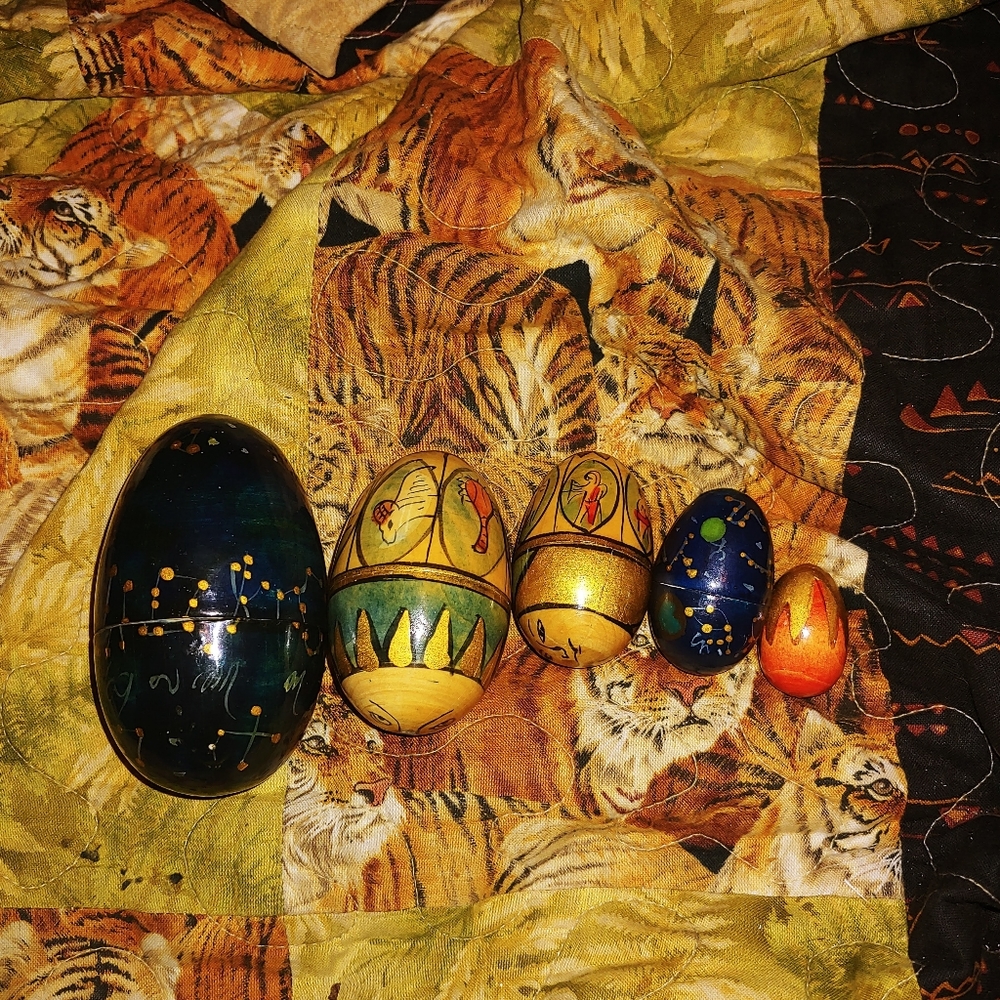 Vintage Nesting eggs